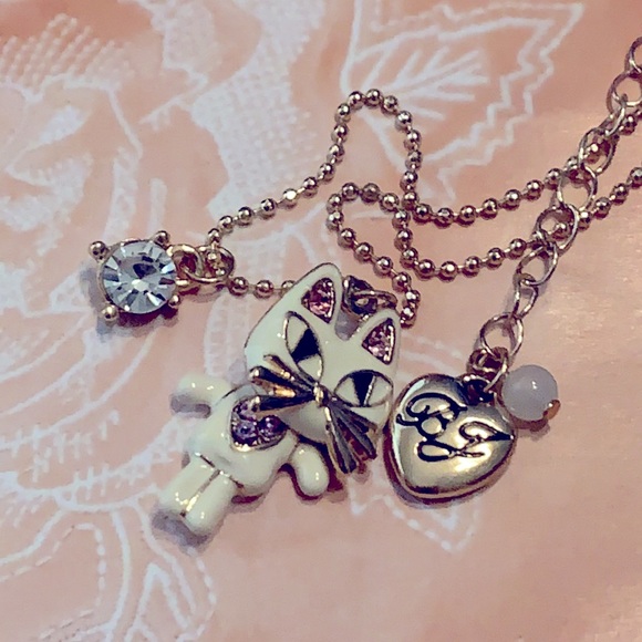 Betsey Johnson white cat necklace - Picture 2 of 3